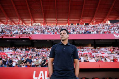 Michel LaLiga EA SPORTS maçı sırasında Estadio Ramon Sanchez Pizjuan 'da Sevilla FC ve Girona FC takımları arasında görüldü (Maciej Rogowski)