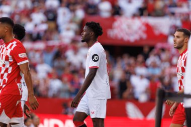 Lucien Agoume LaLiga EA SPORTS maçı sırasında Estadio Ramon Sanchez Pizjuan 'da Sevilla FC ve Girona FC takımları arasında görüldü (Maciej Rogowski)
