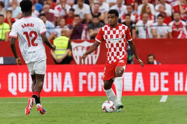 Jhon Solis, Sevilla FC ve Girona FC takımları arasında Estadio Ramon Sanchez Pizjuan 'da (Maciej Rogowski)