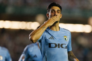 Alex Sancris, Estadio Nuevo Arcangel 'de (Maciej Rogowski) Cordoba CF ve Burgos CF takımları arasında oynanan LaLiga 2 Hypermotion maçında gol attıktan sonra kutlama yaparken görülüyor.)