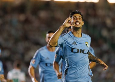 Alex Sancris, Estadio Nuevo Arcangel 'de (Maciej Rogowski) Cordoba CF ve Burgos CF takımları arasında oynanan LaLiga 2 Hypermotion maçında gol attıktan sonra kutlama yaparken görülüyor.)