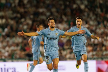 Curro, Estadio Nuevo Arcangel 'de (Maciej Rogowski) Cordoba CF ve Burgos CF takımları arasında oynanan LaLiga 2 Hypermotion maçında gol attıktan sonra kutlama yaparken görüldü.)