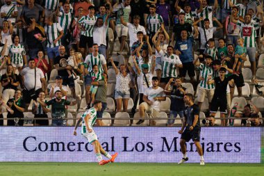 Antonio Casas, Estadio Nuevo Arcangel 'deki (Maciej Rogowski) Cordoba CF ve Burgos CF takımları arasında oynanan LaLiga 2 Hypermotion maçında attığı golü kutlarken görüldü.)