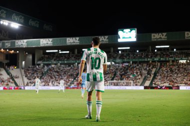 Jacobo Gonzalez, LaLiga 2 Hypermotion maçı sırasında Estadio Nuevo Arcangel 'de Cordoba CF ve Burgos CF takımları arasında görüldü (Maciej Rogowski)