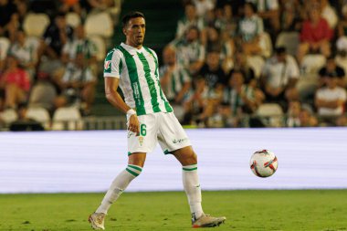 Jose Antonio Martinez, LaLiga 2 Hypermotion maçı sırasında Estadio Nuevo Arcangel 'deki Cordoba CF ve Burgos CF takımları arasında görüldü (Maciej Rogowski)