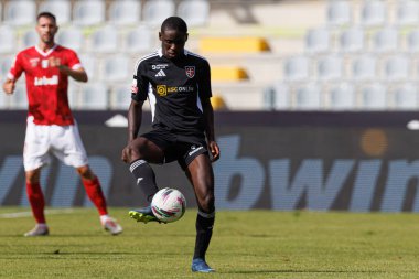 Beni Mukendi, Liga Portekiz maçı sırasında Estadio Belediyesi Rio Maior 'da Casa Pia AC ve CD Santa Clara takımları arasında görüldü (Maciej Rogowski)