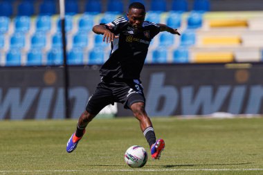 Duplexe Tchamba, Liga Portekiz maçı sırasında Estadio Belediyesi Rio Maior 'da Casa Pia AC ve CD Santa Clara takımları arasında görüldü (Maciej Rogowski)