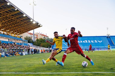 Rafik Guitane, Jesus Castillo Liga Portekiz maçı sırasında Estadio Antonio Coimbra da Mota 'da GD Estoril Praia ve Gil Vicente FC takımları arasında görüldü.