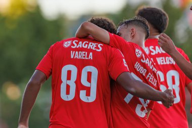 Gustavo Varela, Benfica Kampüsü 'ndeki SL Benfica B ve SCU Torreense takımları arasında oynanan Liga Portekiz 2 maçında gol attıktan sonra kutlama yaparken görüldü.