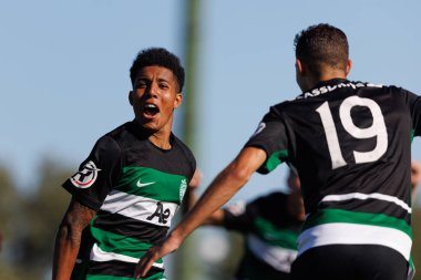 Joao Silva, Liga Revelacao maçında Estadio Aurelio Pereira 'daki SL Benfica ve Sporting CP takımları arasında attığı golü kutlarken görüldü.