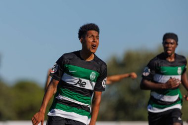 Joao Silva, Liga Revelacao maçında Estadio Aurelio Pereira 'daki SL Benfica ve Sporting CP takımları arasında attığı golü kutlarken görüldü.