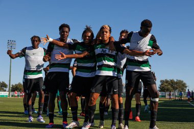 Joao Silva, Liga Revelacao maçında Estadio Aurelio Pereira 'daki SL Benfica ve Sporting CP takımları arasında attığı golü kutlarken görüldü.