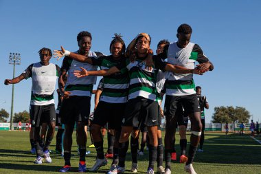 Joao Silva, Liga Revelacao maçında Estadio Aurelio Pereira 'daki SL Benfica ve Sporting CP takımları arasında attığı golü kutlarken görüldü.