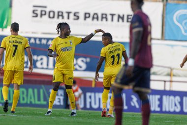 Portimonense oyuncuları Liga Portekiz 2 maçında Paulo Vitor 'un attığı golün ardından SCU Torreense ve Portimonense SC (Maciej Rogowski)