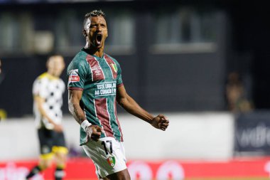 Luis Nani, Liga Portekiz maçında gol attıktan sonra Estrela Amadora ve Boavista FC takımları arasında Estadio Jose Gomes 'de (Maciej Rogowski)