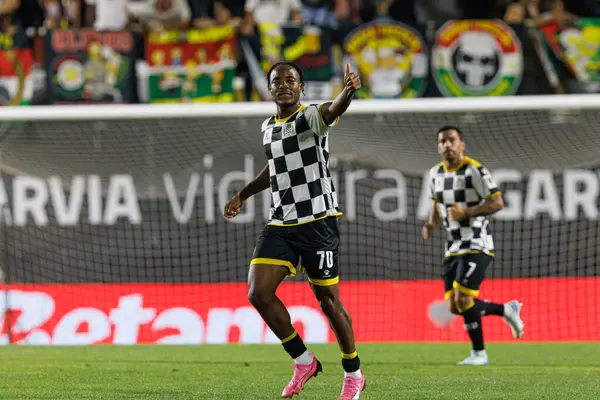 Bruno Onyemaechi, Liga Portekiz maçında gol attıktan sonra Estrela Amadora ve Boavista FC takımları arasında Estadio Jose Gomes 'de (Maciej Rogowski)