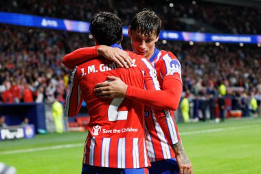 Robin Le Normand, Atletico de Madrid ve Red Bull Leipzig (Maciej Rogowski) takımları arasındaki UEFA Şampiyonlar Ligi maçında gol attıktan sonra Jose Maria Gimenez ile kutlama yaparken görüldü.)