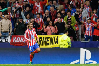 Antoine Griezmann, Atletico de Madrid ve Red Bull Leipzig (Maciej Rogowski) takımları arasındaki UEFA Şampiyonlar Ligi maçında gol attıktan sonra kutlama yaparken görüldü.)