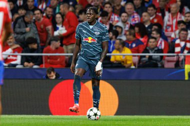 Castello Lukeba UEFA Şampiyonlar Ligi maçında Atletico de Madrid ve Red Bull Leipzig (Maciej Rogowski) takımları arasında görüldü.)