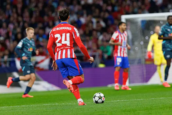 Robin Le Normand UEFA Şampiyonlar Ligi maçında Atletico de Madrid ve Red Bull Leipzig (Maciej Rogowski) takımları arasında görüldü.)