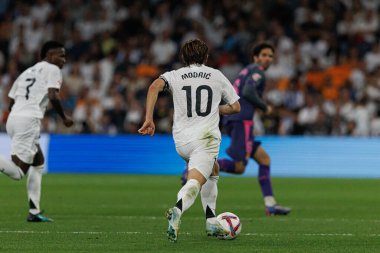Luka Modriç, Real Madrid FC ve RCD Espanyol de Barcelona takımları arasında Estadio Santiago Bernabeu (Maciej Rogowski)