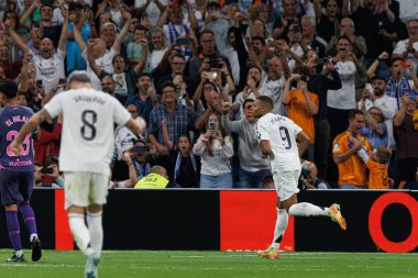 Kylian Mbappe, Estadio Santiago Bernabeu 'daki Real Madrid FC ve RCD Espanyol de Barcelona takımları arasındaki LaLiga EA SPORTS maçında gol attıktan sonra kutlama yaparken görüldü (Maciej Rogowski)