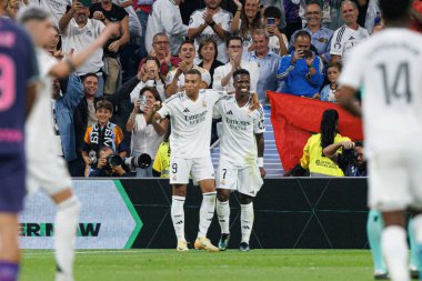 Vinicius Junior, Kylian Mbappe, Real Madrid FC ve RCD Espanyol de Barcelona takımlarının Estadio Santiago Bernabeu (Maciej Rogowski)