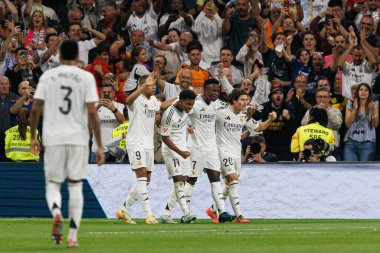Real Madrid takımı, Real Madrid FC ve Estadio Santiago Bernabeu 'daki RCD Espanyol de Barcelona takımları arasında oynanan maçta gol attıktan sonra kutlama yaparken görüldü (Maciej Rogowski)