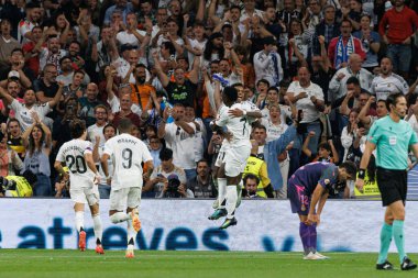 Viniciu Junior ve Rodrygo, Estadio Santiago Bernabeu 'da Real Madrid FC ve RCD Espanyol de Barcelona takımları arasında oynanan LaLiga EA SPORTS maçında gol üstüne gol atarken görüldü (Maciej Rogowski)