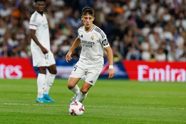 Arda Güler, Real Madrid FC ve RCD Espanyol de Barcelona takımları arasında Estadio Santiago Bernabeu (Maciej Rogowski)