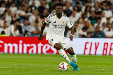 Aurelien Tchouameni, Estadio Santiago Bernabeu 'da Real Madrid FC ve RCD Espanyol de Barcelona takımları arasında oynanan EA SPORTS maçı sırasında görüldü (Maciej Rogowski)