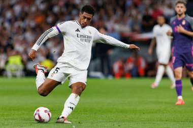 Jude Bellingham, Real Madrid FC ve RCD Espanyol de Barcelona takımları arasında Estadio Santiago Bernabeu (Maciej Rogowski)