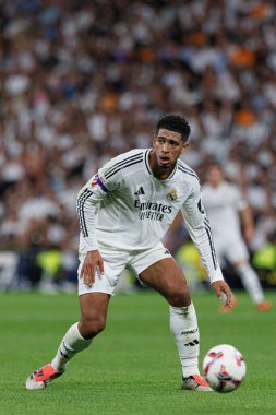 Jude Bellingham, Real Madrid FC ve RCD Espanyol de Barcelona takımları arasında Estadio Santiago Bernabeu (Maciej Rogowski)