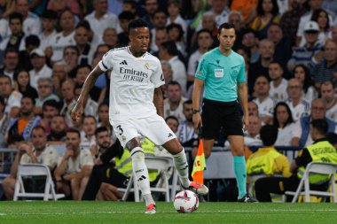 Eder Militao, Real Madrid FC ve RCD Espanyol de Barcelona takımları arasında Estadio Santiago Bernabeu (Maciej Rogowski)