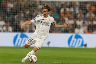 Luka Modriç, Real Madrid FC ve RCD Espanyol de Barcelona takımları arasında Estadio Santiago Bernabeu (Maciej Rogowski)