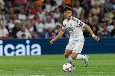 Arda Güler, Real Madrid FC ve RCD Espanyol de Barcelona takımları arasında Estadio Santiago Bernabeu (Maciej Rogowski)
