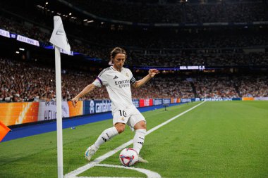 Luka Modriç, Real Madrid FC ve RCD Espanyol de Barcelona takımları arasında Estadio Santiago Bernabeu (Maciej Rogowski)