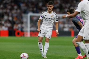 Arda Güler, Real Madrid FC ve RCD Espanyol de Barcelona takımları arasında Estadio Santiago Bernabeu (Maciej Rogowski)