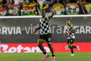 Bruno Onyemaechi, Liga Portekiz maçında Estrela Amadora ve Boavista FC takımlarının Estadio Jose Gomes 'te oynadıkları maçta attıkları golü kutlarken görülüyor.