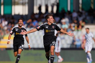 Raul Garcia Gonzalez, Estadio Belediyesi Rio Maior 'daki Casa Pia AC ve Moreirense FC takımları arasında oynanan Liga Portekiz maçında gol attıktan sonra kutluyor.)