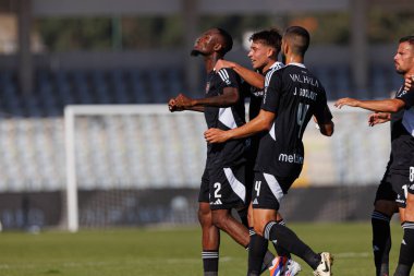 Duplexe Tchamba, Estadio Belediyesi Rio Maior 'daki Casa Pia AC ve Moreirense FC takımları arasında oynanan Liga Portekiz maçında gol attıktan sonra kutluyor (Maciej Rogowski)