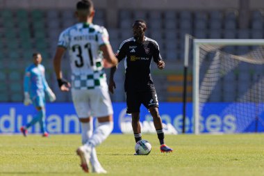 Estadio Municipal Rio Maior 'daki Casa Pia AC ve Moreirense FC takımları arasında oynanan Liga Portekiz maçı sırasında Duplexe Tchamba (Maciej Rogowski)