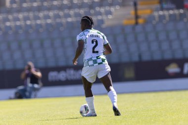 Liga Portekiz maçı sırasında Estadio Belediyesi Rio Maior 'daki Casa Pia AC ve Moreirense FC takımları arasında Fabiano Silva (Maciej Rogowski)