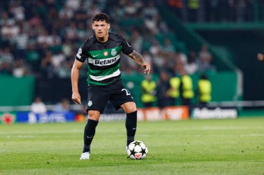 Maximiliano Araujo, UEFA Şampiyonlar Ligi maçında Lille ve Lille (Maciej Rogowski) takımları arasında görüldü.) 