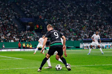 Viktor Gyokeres UEFA Şampiyonlar Ligi maçında, Sporting CP ve LOSC Lille (Maciej Rogowski) takımları arasında görüldü.) 