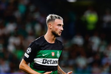 Zeno Debast, UEFA Şampiyonlar Ligi maçında Sporting CP ve LOSC Lille (Maciej Rogowski) takımları arasında görüldü.) 