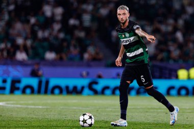 Zeno Debast, UEFA Şampiyonlar Ligi maçında Sporting CP ve LOSC Lille (Maciej Rogowski) takımları arasında görüldü.) 