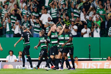 Viktor Gyokeres, UEFA Şampiyonlar Ligi maçında attığı golün ardından, Sporting CP ve LOSC Lille (Maciej Rogowski) 