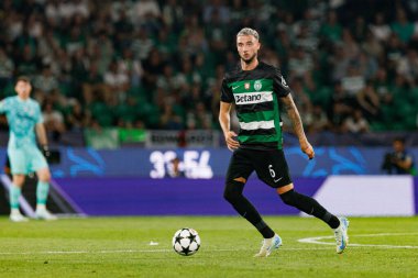 Zeno Debast, UEFA Şampiyonlar Ligi maçında Sporting CP ve LOSC Lille (Maciej Rogowski) takımları arasında görüldü.) 