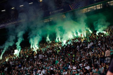 Spor taraftarları UEFA Şampiyonlar Ligi maçında, Sporting CP ve LOSC Lille (Maciej Rogowski) 